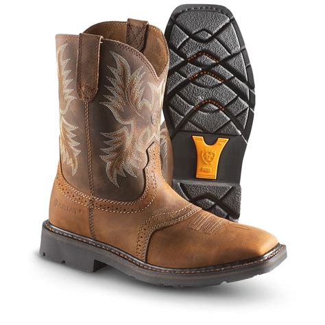 A comfortable round toe makes this boot. . Ariat sierra
